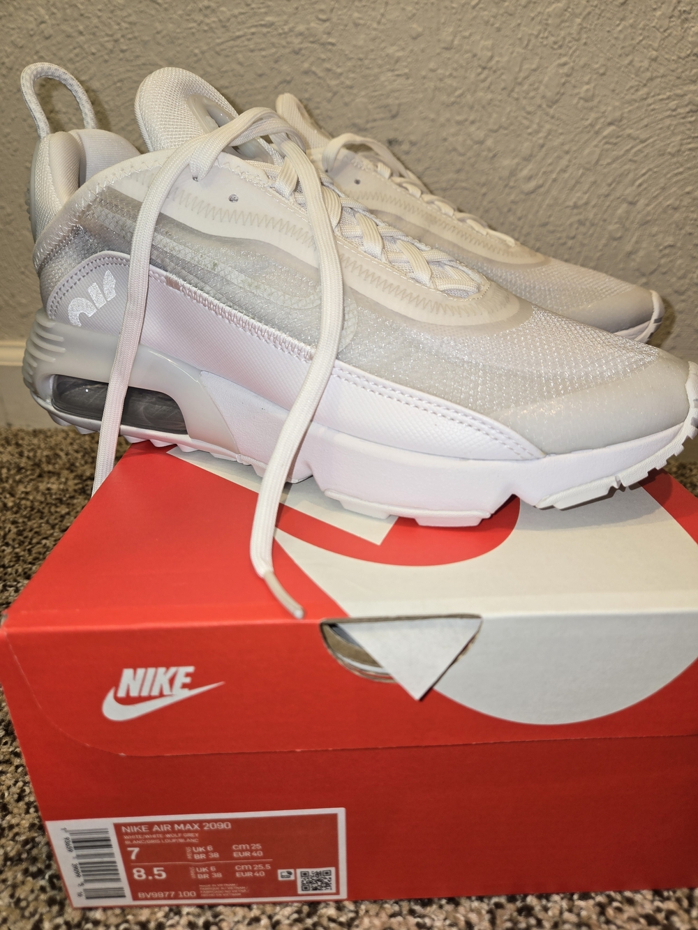 Nike Air Max 2090 White with Silver Accents Size 8.5